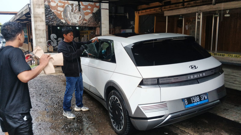 Gagal Kabur Pelaku Pecah Kaca Ditangkap Polisi Usai Gasak HP di Depan Rumah Makan