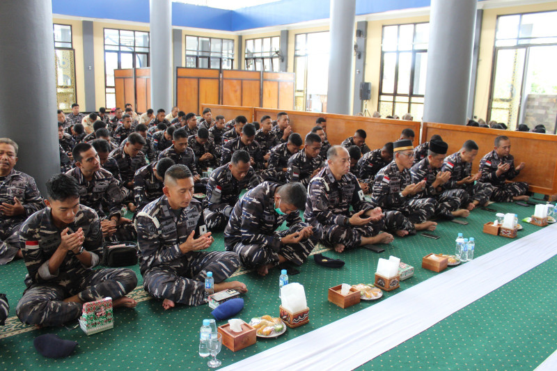 Hari Armada RI 2025, Kodaeral X Perkuat Persatuan Melalui Doa Bersama