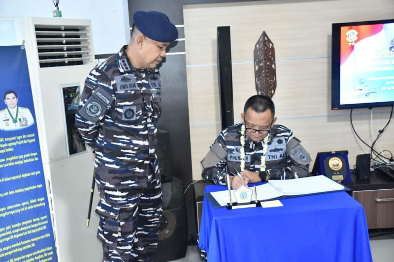 Lanal Banjarmasin Sambut Kunjungan Kerja Dankodaeral Xlll