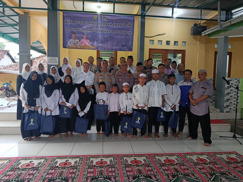 Polsek Koja Gelar Buka Puasa Bersama dan Santuni Anak Yatim di Masjid Baitul Harisin