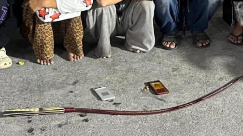 Patroli Gabungan Brimob dan Polres Jaktim Gagalkan Tawuran, Celurit 2 Meter Disita