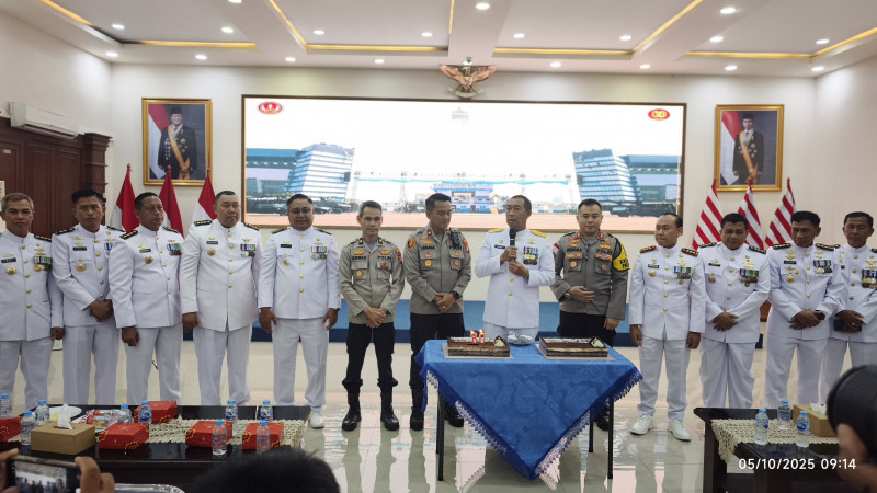 Kapolsek Pademangan Gelar Surprise Party Ucapan HUT TNI Ke 80 di Mako Pushidrosal Ancol