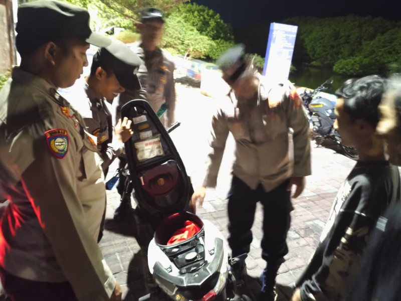 Jakarta On The Spot Dini Hari, Polsek Kepulauan Seribu Utara Gencarkan Sosialisasi Layanan Polisi 110