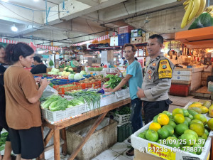 Polsek Metro Penjaringan Gelar Donor to Door System Sambang Warga di Pasar Pluit, Tegaskan Komitmen Jaga Jakarta+ dan Jaga Kamtibmas