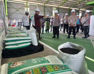 Dari Kampar ke Pasar Global, Kapolri Tinjau Inovasi Pupuk Batu Bara Karya Anak Bangsa