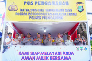 Dansat Brimob Metro Tinjau Gereja dan Pospam Pastikan Kesiapan Layanan Nataru 2025