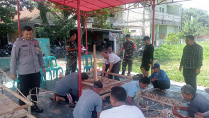 Lestarikan Budaya, Tiga Pilar Mustikasari Pantau Persiapan Lomba Dondang di Stadion Mini