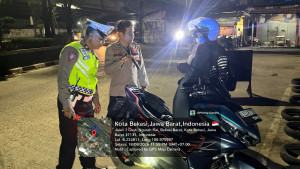 Polsek Bekasi Barat Berikan Rasa Aman Kepada Masyarakat Gelar Patroli dan Razia Stasioner