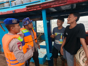 Patroli Dialogis Satpolairud Polres Kepulauan Seribu Antisipasi Perompak dan Jaga Keamanan Perairan