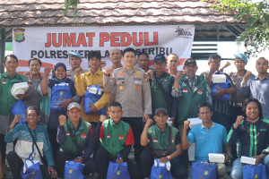 Polres Kepulauan Seribu Gelar Sabuk Kamtibmas Jumat Peduli, Rangkul Komunitas Ojek Online
