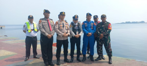 Kasat Pam Obvit Polres Kepulauan Seribu Gelar Jaga Jakarta On The Spot di Dermaga Pulau Kelapa-Harapan, Penumpang Kapal Diingatkan Soal Keselamatan