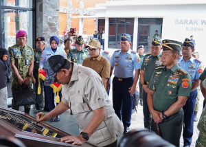 Panglima TNI Dampingi Menhan Resmikan Sarpras Dik Pa PK TNI di Kodiklat TNI Serpong