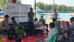 Polri Peduli, Polsek Kepulauan Seribu Utara Salurkan 434 Paket Sembako untuk Jompo Dhuafa Bersama Yayasan Antheia Project