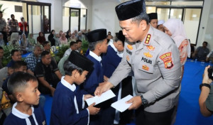 Buka Puasa Bersama dan 'Commander Wish', Kapolres Metro Bekasi Kota Ajak Personel Jaga Kamtibmas Ramadhan dengan Ikhlas