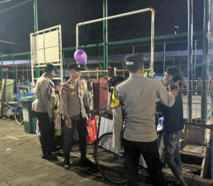 Jakarta On The Spot Dini Hari, Polsek Kepulauan Seribu Utara Gencarkan Sosialisasi Layanan Polisi 110