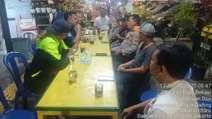 Jaga Jakarta On The Spot, Polisi Serap Aspirasi Warga Pegangsaan Dua Soal Keamanan Lingkungan