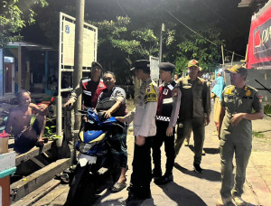 Sinergitas TNI-Polri Bersama Satpol PP dan Potmas Gelar Patroli Malam, Sosialisasi Layanan 110 Antisipasi Tawuran serta 3C di Kepulauan Seribu Utara