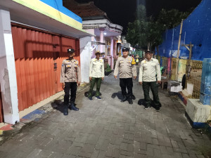 Patroli Malam Gabungan Polsek Kepulauan Seribu Utara Perkuat Siskamling dan Sosialisasi Layanan 110