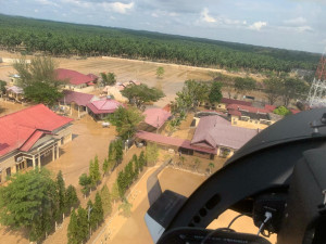 Kapolri Salurkan Bantuan Kemanusiaan ke Aceh Tamiang Melalui Airdrop Akibat Lokasi Masih Terisolir