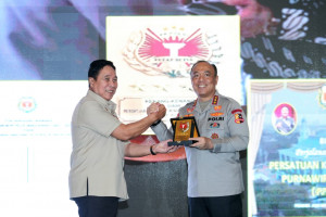 Ketua Umum PP Polri Tegaskan Loyalitas Purnawirawan, Wakapolri: Kedudukan Polri di Bawah Presiden Fondasi Strategis