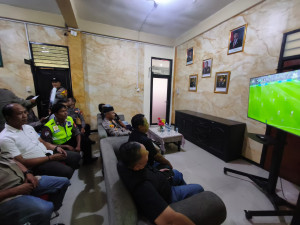 Jaga Jakarta On The Spot Polsek Bekasi Barat Gelar Nobar Piala Dunia 2026, Inggris Taklukkan Meksiko 3-2