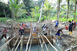 TNI Manunggal Air: Satgas TMMD Kodim 1505/Tidore Bangun Sumur Air Bersih Untuk Warga