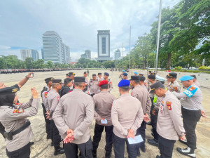 Polres Kepulauan Seribu Laksanakan Pengamanan Pasar Murah di Monas, Dukung Program “Pasar Murah dari Istana untuk Rakyat”