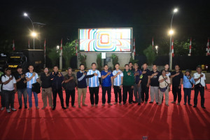 Sinergitas Tanpa Batas, Kapolres Metro Bekasi Kota Bersama Wartawan Nobar Piala Dunia 2026 Argentina Melawan Mesir 