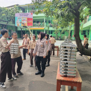Distribusi Perdana Makanan Bergizi SPPG Polri Digelar di Kelapa Gading