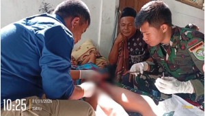 TNI “Jemput Bola” Cek Kesehatan Warga Terdampak di Aceh, Diikuti Ibu-ibu dan Balita