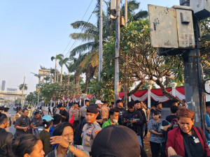 Polisi Kedepankan Pendekatan Humanis Saat Layani Massa Aksi di Depan DPR RI
