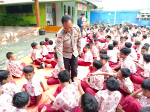 Polsek Metro Penjaringan Ajak Siswa SDN 03 Pejagalan Belajar Tentang Anti Bullying Sikap Baik di Sekolah