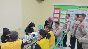 Sidokkes Polres Kepulauan Seribu Gelar Pemeriksaan Kesehatan dan Penyuluhan Gigi Mulut bagi Peserta Prolanis