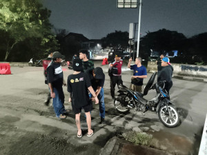 Polsek Cilincing Intensifkan Patroli Malam, Dua Remaja dan Sajam Diamankan