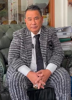 Hotman Paris Minta Maaf Kepada Wartawan, Akui Terbawa Emosi Saat Konferensi Pers