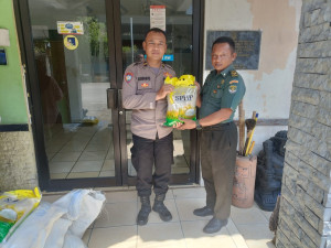 Polsek Kelapa Gading Gelar Gerakan Pangan Murah Polri dan Bulog Dukung Program Jaga Lingkungan