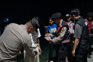 Patroli Malam Jakarta On The Spot di Pulau Tidung, Polisi Ingatkan Warga Manfaatkan Layanan 110