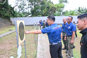 Pererat Sinergitas, Lanud Sultan Hasanuddin Gelar Coffee Morning dan Latihan Menembak Eksekutif Bersama Forkopimda