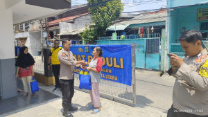 Polsek Pademangan Gelar Jumat Peduli, Sasar Warga Slum Area Jakarta Utara