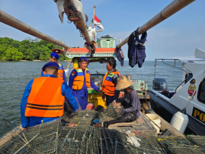 Satpolairud Polres Kepulauan Seribu Gelar Patroli Dialogis Laut, Antisipasi Perompakan dan Jaga Kamtibmas Kondusif