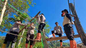 Polres Gayo Lues Bangun Empat Jembatan Gantung, Warga: Dapat Menjual Hasil Kebun Ke Pasar