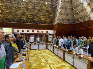Danlanal Sabang Hadiri Pertemuan Pemerintah Aceh, Bersama Badan Legislasi DPR RI Dengan Para Akademisi dan Tokoh Masyarakat