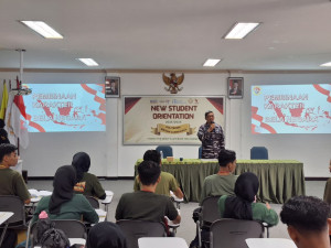 Danlanal Bintan Sebagai Narsum Bela Negara Mahasiswa Politeknik Bintan