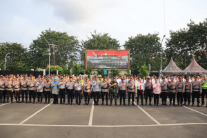 Polres Metro Bekasi Kota Gelar Apel Gabungan : Tekankan Sinergi dan Sikap Humanis Jelang Pengamanan May Day 2026