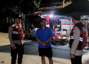 Patroli Malam Gabungan, Polsek Kepulauan Seribu Selatan Gencarkan Sosialisasi Layanan 110 dan Barcode Pengaduan