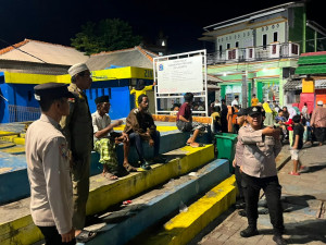Jakarta On The Spot Polsek Kepulauan Seribu Utara, Warga Diajak Manfaatkan Layanan Polisi 110 untuk Jaga Kamtibmas