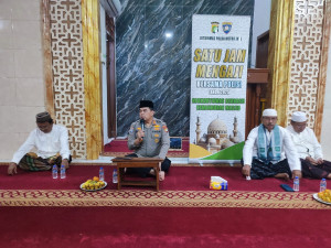 Cooling System Polisi Ajak Warga Satu Jam Mengaji Bersama di Masjid Al Ikhlas Pamulang