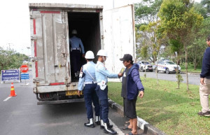 Satpom Lanud Sjamsudin Noor Gelar Operasi Gaktib Gabungan, Perketat Pengawasan Kendaraan di Bandara Internasional