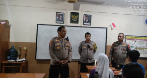 Polsek Pademangan Sosialisasikan Bahaya Kenakalan Remaja dan Narkoba di SMK Harapan Mulia