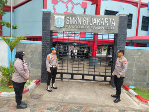 Polres Kepulauan Seribu Gelar Strong Point di Sekolah untuk Jaga Keamanan dan Ketertiban